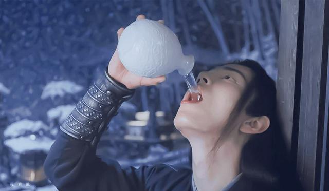 |哪些男星一杯酒一场醉，演出荡气回肠的侠士风流！