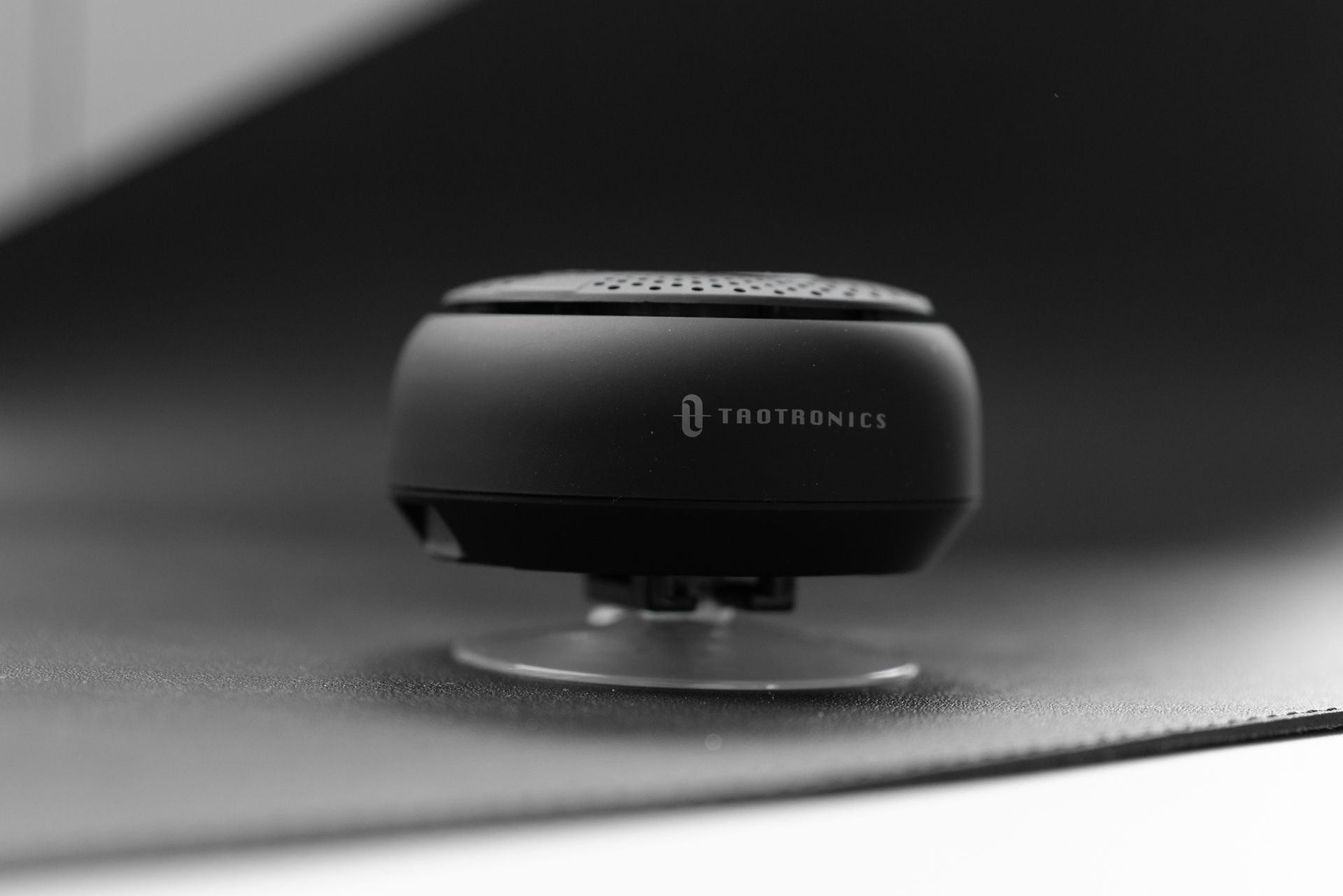 音响|吸在墙上的音响是什么体验?