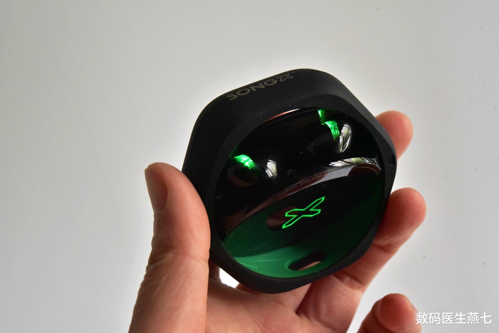 |比雷蛇更像灯厂的游戏TWS耳机上手，核心部分亦很出色