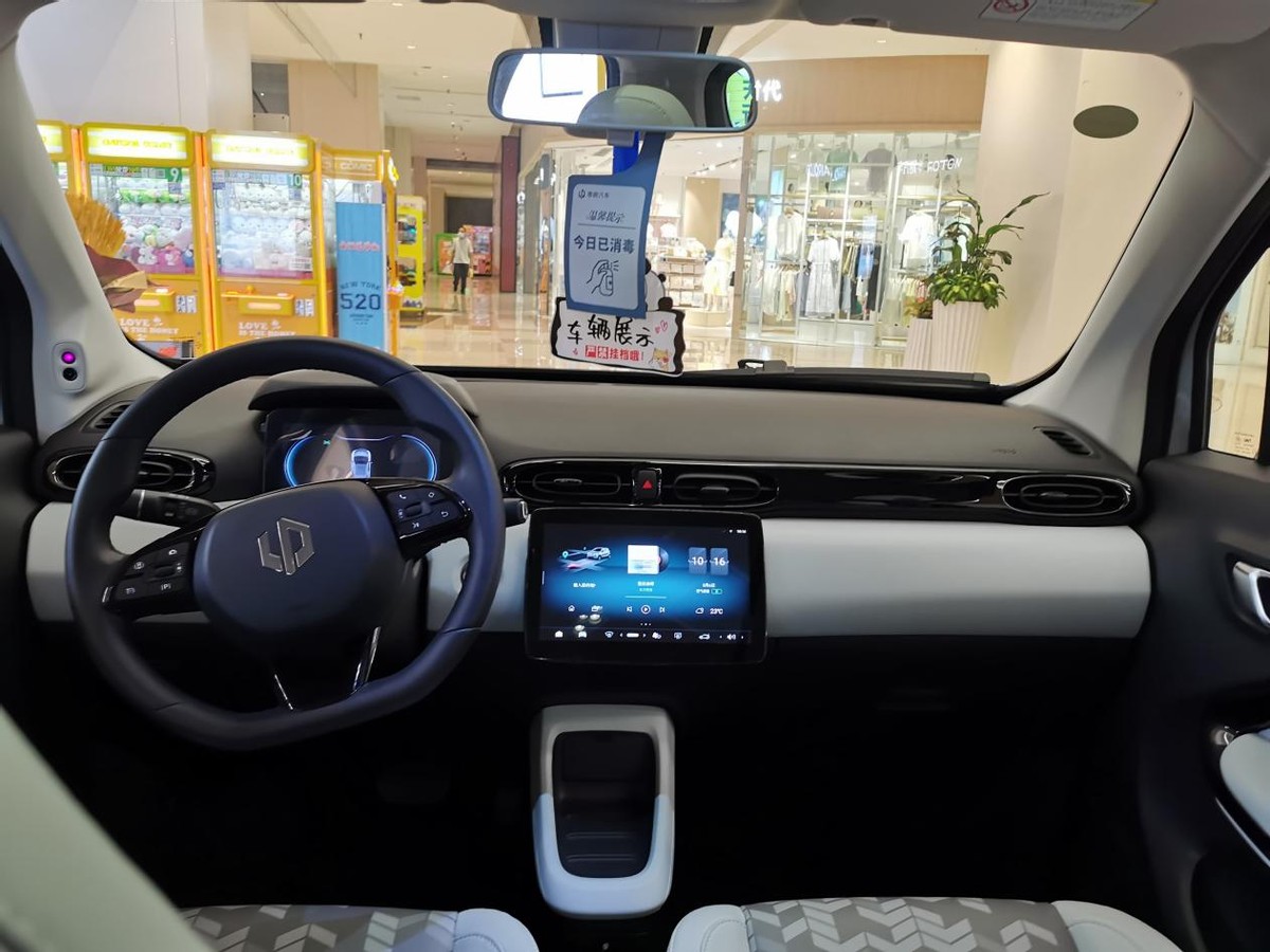 零跑T03测评:非常便宜,空间还大