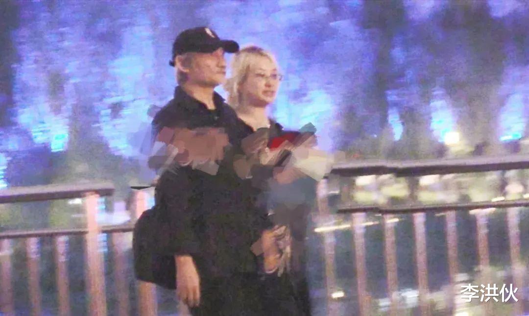 徐克|导演徐克小30岁女友被拍,颜值身材一般,气质很“城乡结合部”