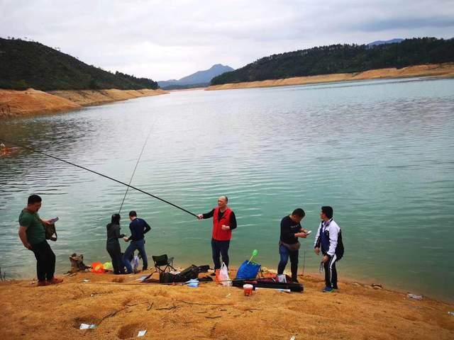 饵料|野钓，不要被特例给带偏了，总结经验三要素
