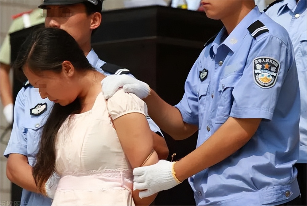 2010年,江苏一女子伙同情人杀害丈夫,落网后才知“情夫”竟也是女人