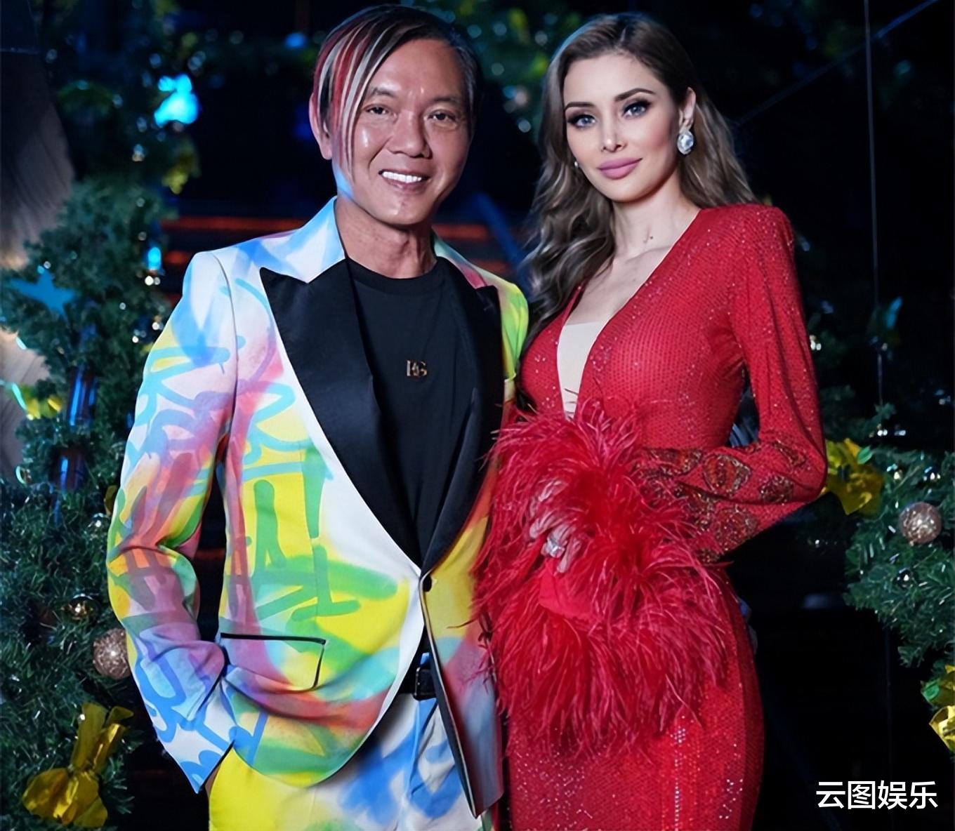 洪永时|亿万富豪洪永时为爱妻庆生!4婚妻子打扮珠光宝气,穿红裙身材好