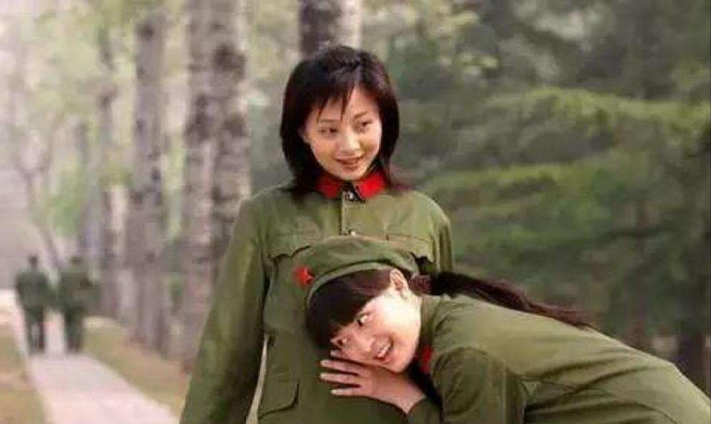 孙俪|《幸福像花儿一样》孙俪奉献第一次，与殷桃抢角色，辛柏青遭嫌弃