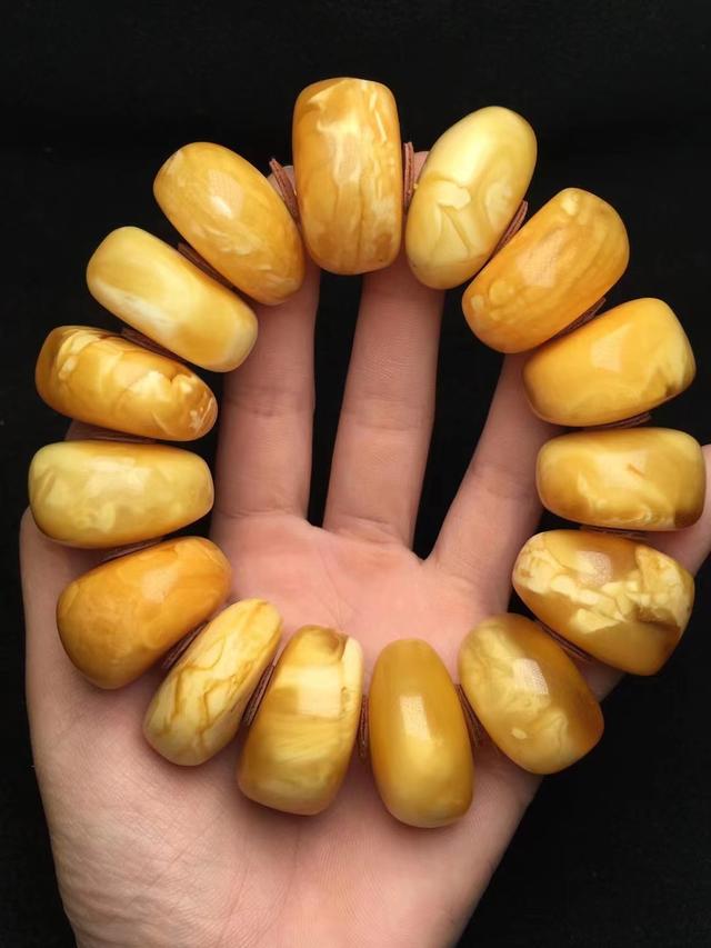 文玩|蜜蜡烤色做旧当老蜡卖算不算作假?文玩圈子里你不知道的那些事儿