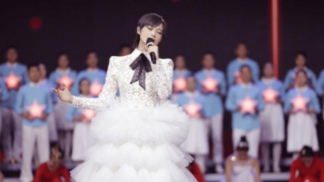 00后|国庆晚会收视出炉！排名稳居第一，专业歌手上阵，不见流量明星