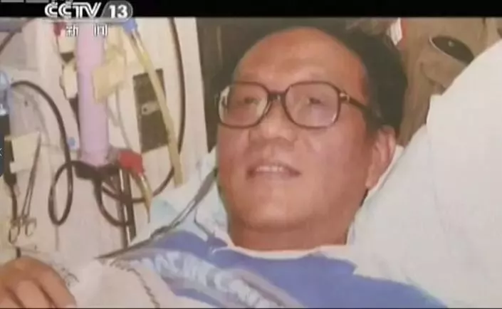 史铁生:三次自杀后,他却活成了所有人的救赎之神!