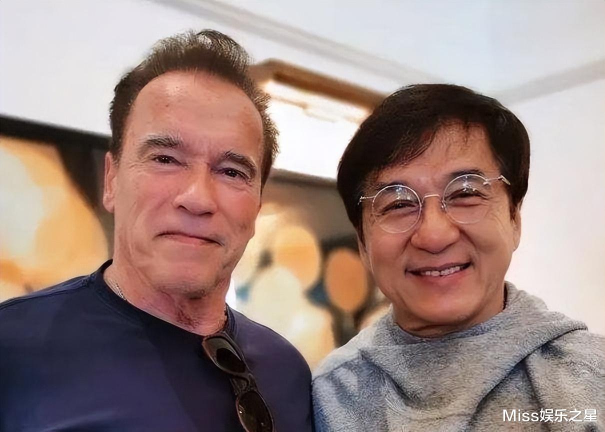 李连杰|成龙拒绝7天1亿片酬，李连杰捡漏，替身却被炸出8米当场身亡