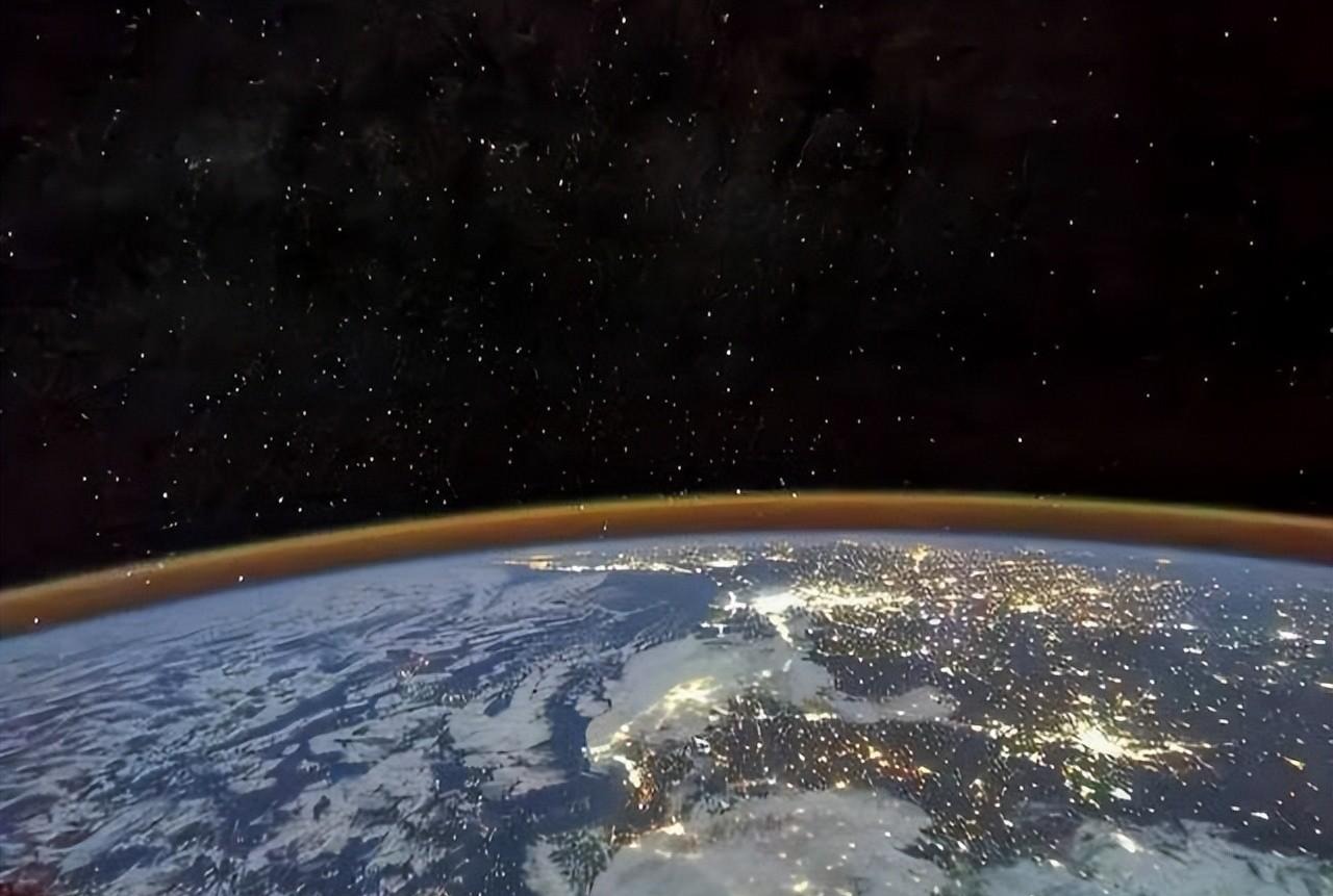太壮观了!我国空间站三舱组合体动图欣赏,用手机拍会更清楚?