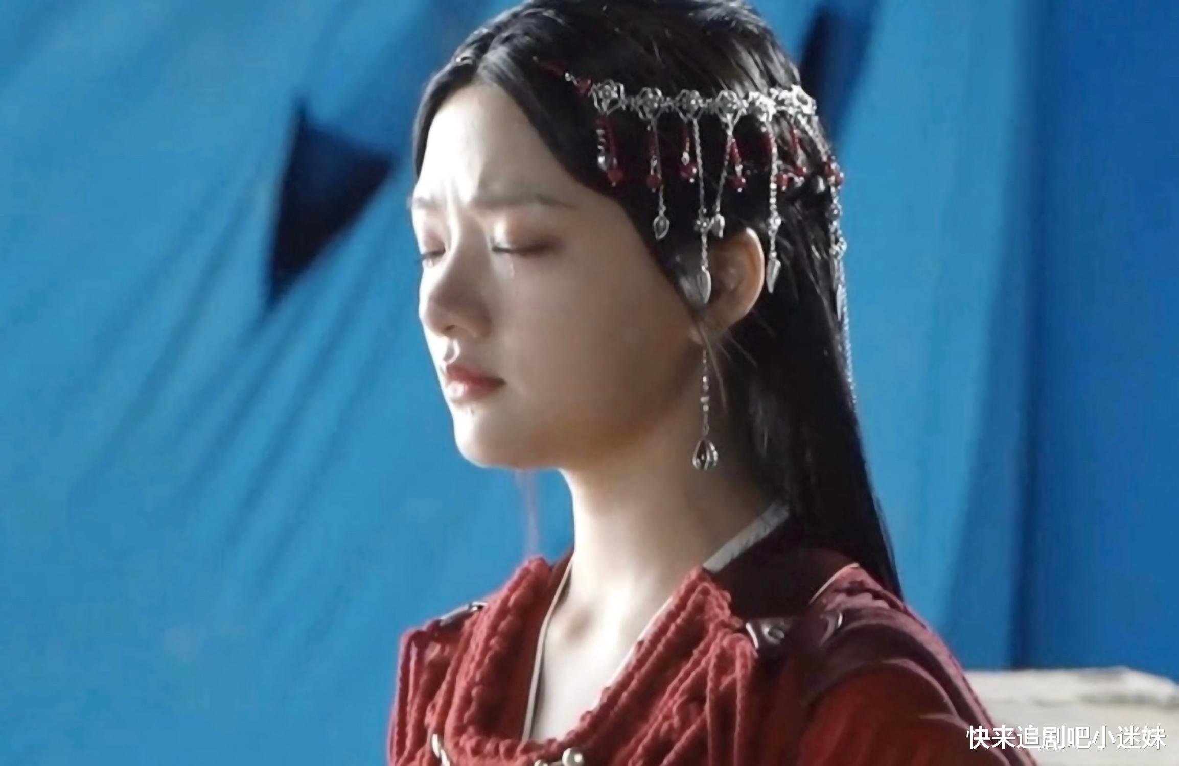 穿衣搭配|《玉骨遥》任敏造型显木讷，女配反而又仙又美，造型师你没事吧