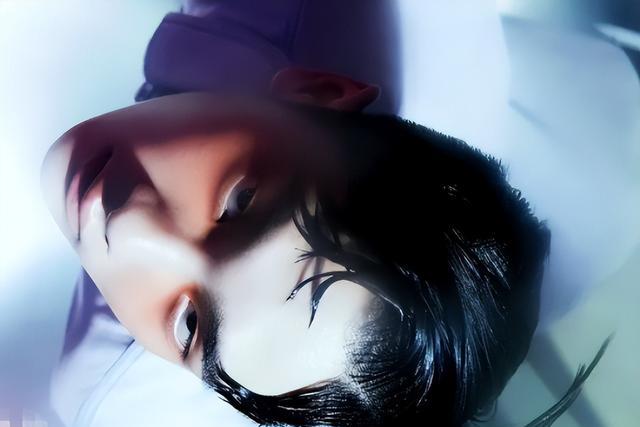 杨紫|明星妆容大吐槽：造型师求您“长点心”！杨紫海报太像“蛇精”！