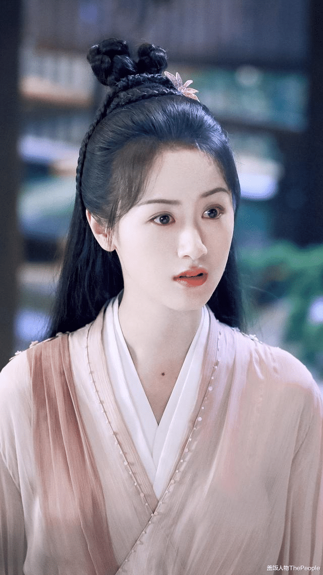 古装剧|关晓彤从被嘲到出圈，杨紫弃清淡变惊艳，古装剧造型还没综艺强？