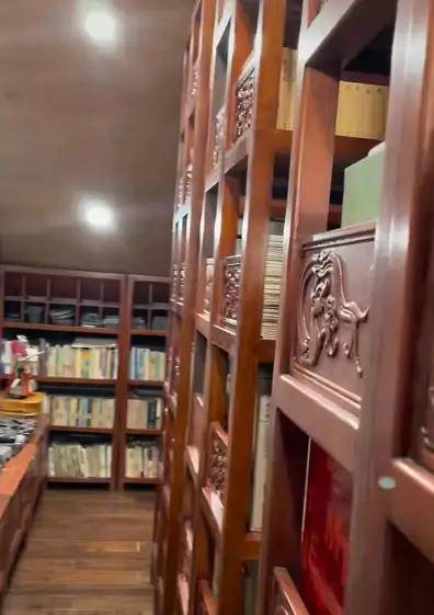 胡耘豪|众星百态：被罚722万、餐厅被查、出轨被捶、满屋古董、感染肺炎