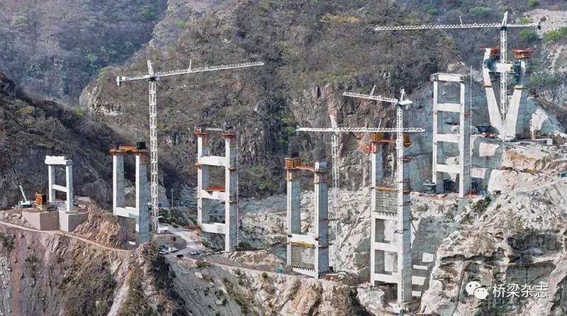 北极圈|深山峡谷的极限跨越——墨西哥巴鲁阿特大桥
