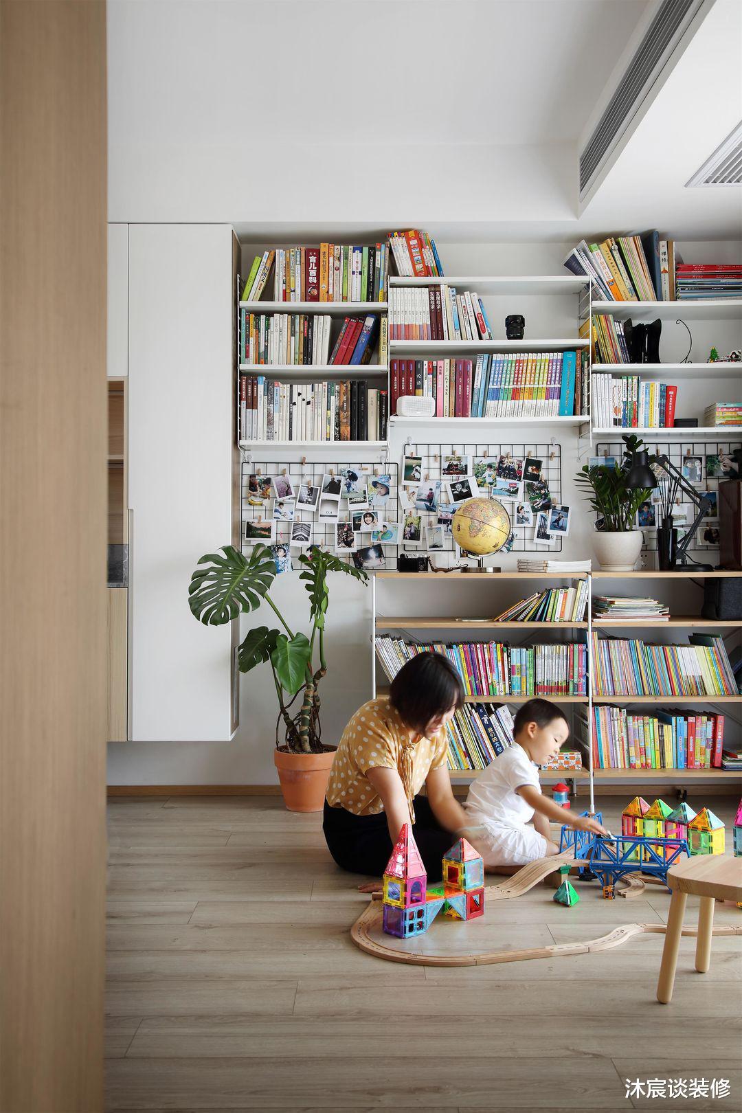 幼儿建筑师装修记:客厅环绕式布局,网友:果然专业的就是不一样