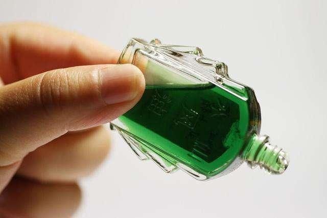 山楂|女性睡前将风油精滴进肚脐内,身体会发生什么变化?