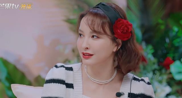 大张伟|《春日迟迟再出发》大张伟长在笑点上,自嘲不敢问王一博要签名