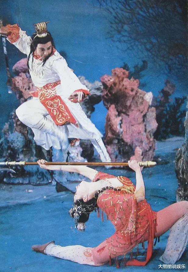 杨紫|杨紫换剧不换妆、换汤不换药,她还要在古偶剧里被蹉跎多久