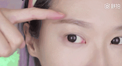 化妆 50+岁的女人,过年化妆“删繁就简”,画好这3个地方,简单又漂亮。