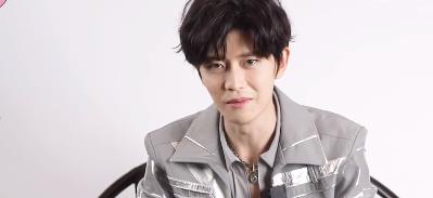 治愈系|嗨放派即将来袭，任嘉伦变治愈系学长，对新身份有信心