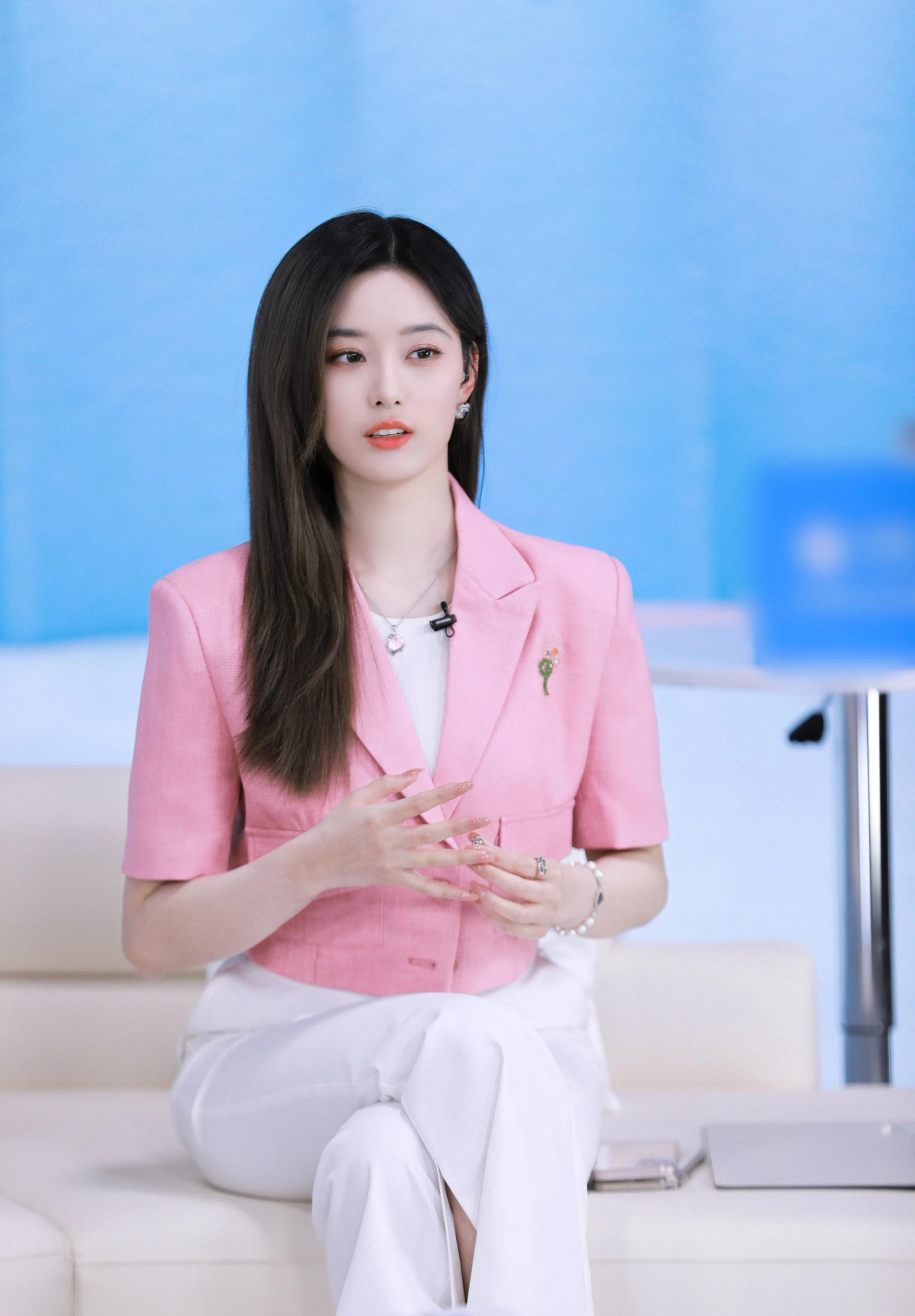 徐艺洋美图20张,每一张定格一份美好