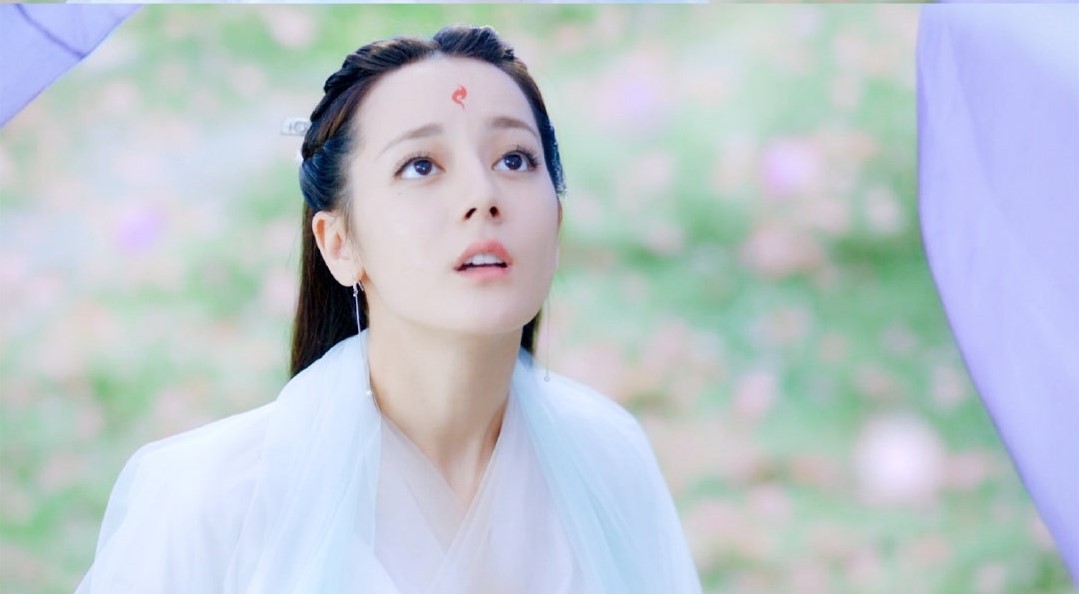 白凤九|同样是清纯角色，杨紫演的锦觅不做作，而她演的白凤九却被吐槽