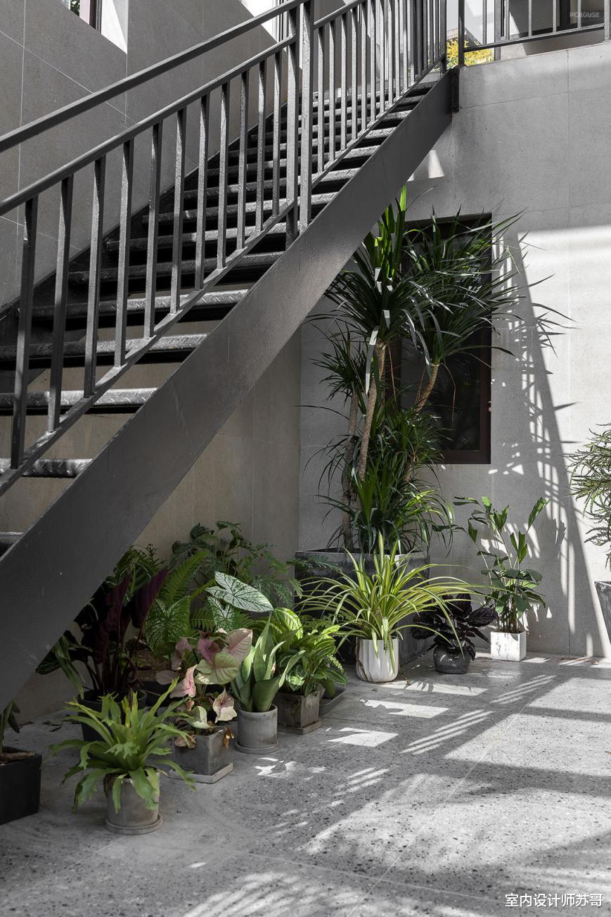 现代风阳光通透大宅，不刻意不将就，简单又美好