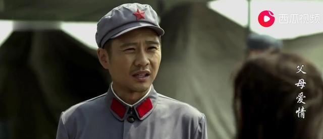 老丁憋死在马桶上,原来这是编剧特意的安排,暗藏了这么多含义