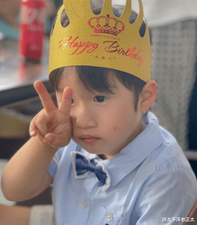 冉莹颖|邹市明一家5口同框！冉莹颖淡妆抢镜，身材如少女，为3岁儿子庆生
