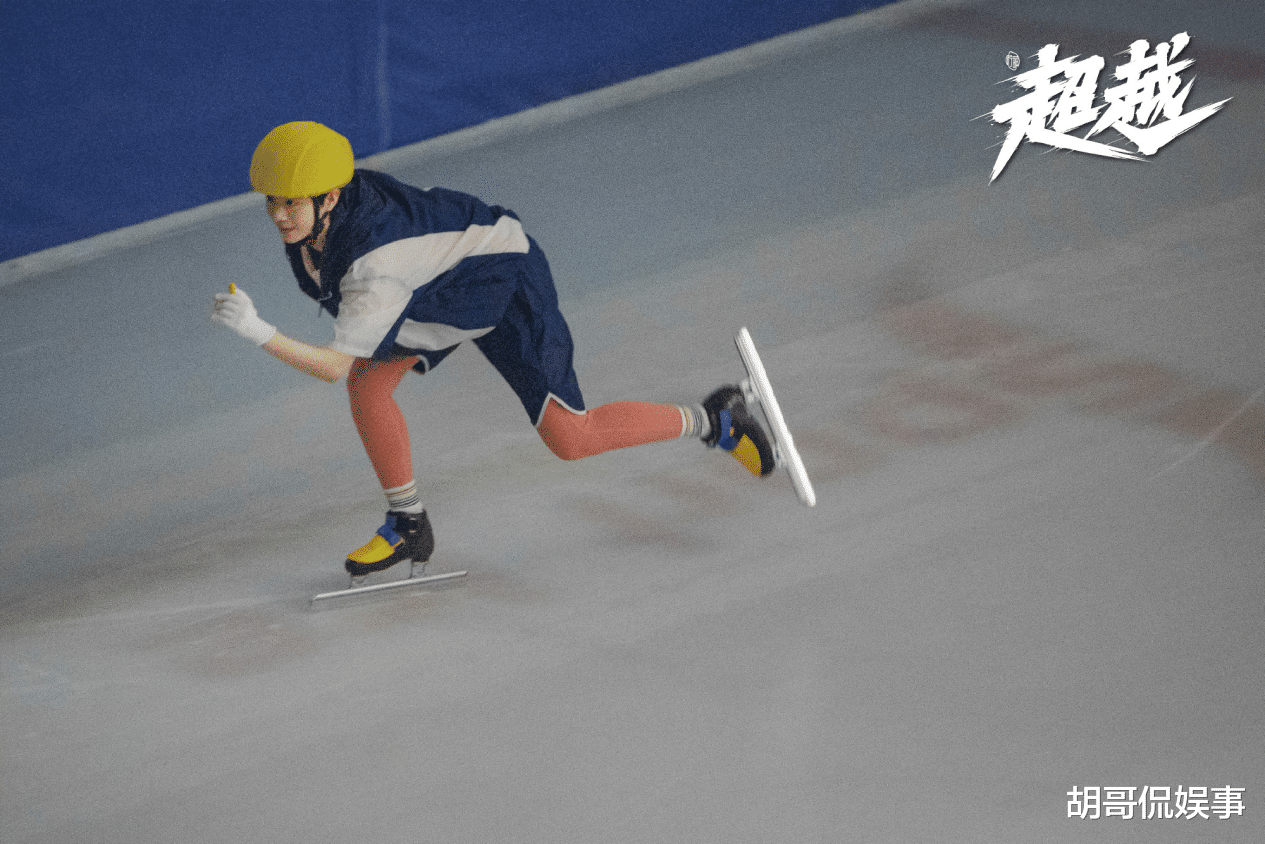 李庚希|李庚希新剧刚播，观众发现还是现代戏顺眼，00后小花古装不扛剧