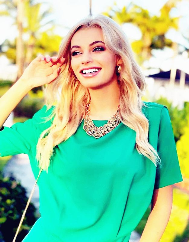 波兰世界小姐冠军,自带滤镜,行走的衣架子,治愈性微笑太迷人