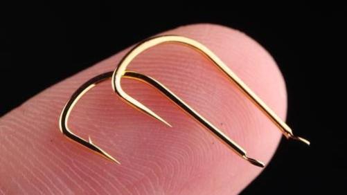 |鱼钩你习惯用有刺还是无刺？高手都用无刺钩？用有刺钩思想守旧？