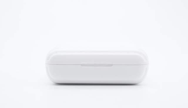 无线耳机|内置英集芯IP5333多功能电源管理SOC，Kiss me Q8真无线耳机拆解