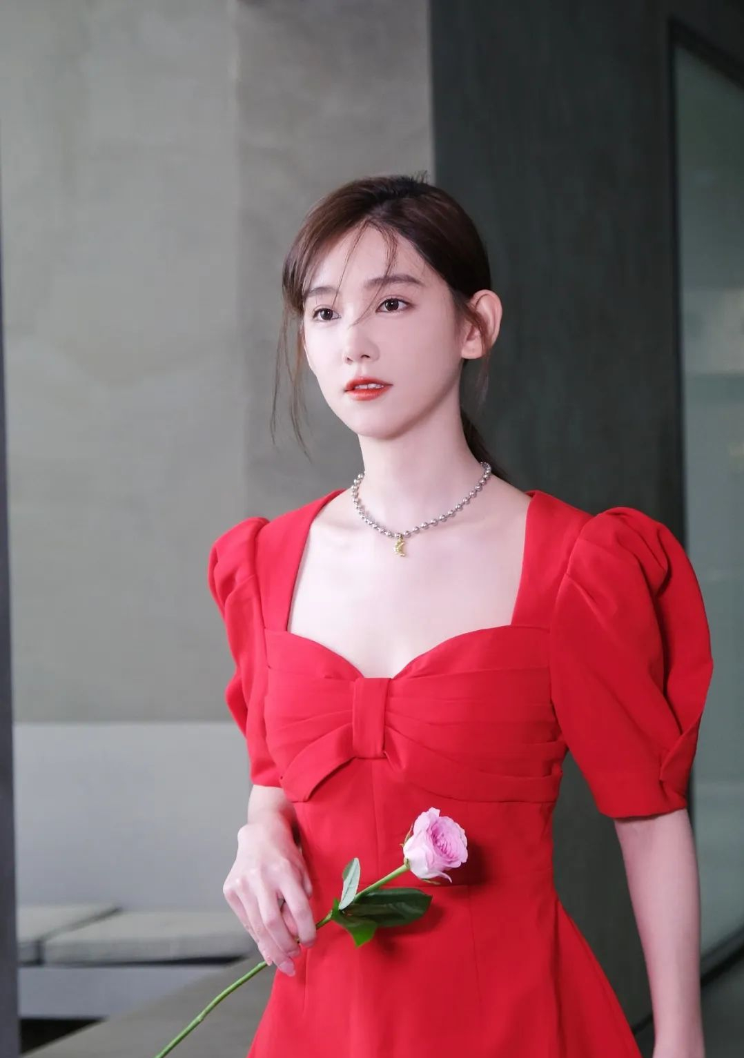 董宇辉|李沐宸,《梦华录》里的“葛招娣”,换回现代装的她,美出新高度