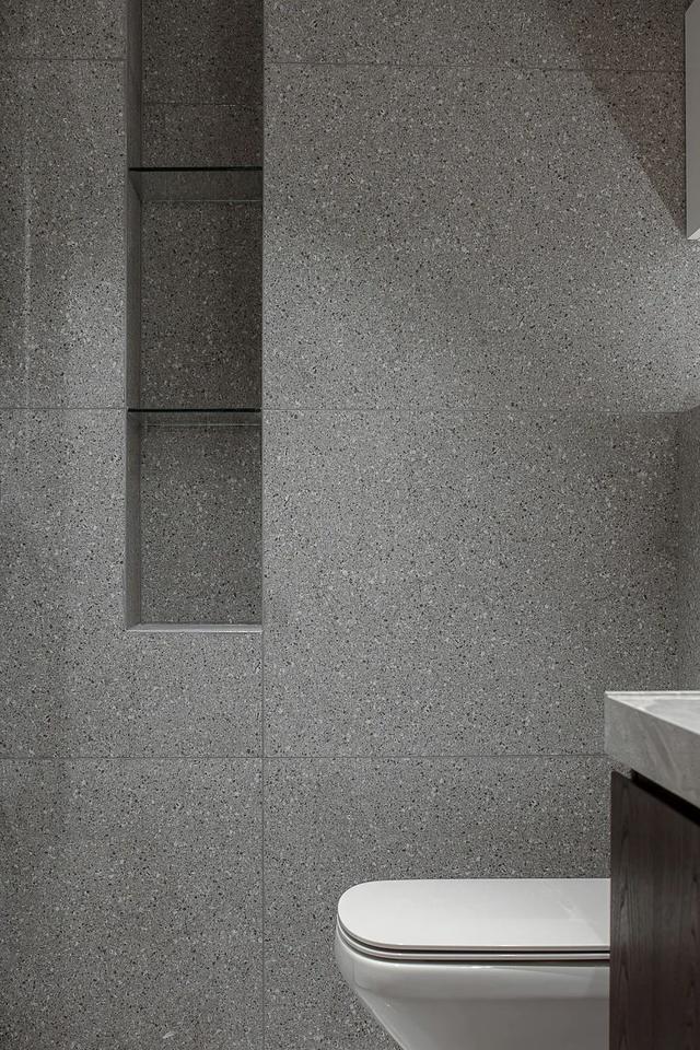 150㎡现代极简，净白的墙面，加入木质感，满屋自然轻松的体验