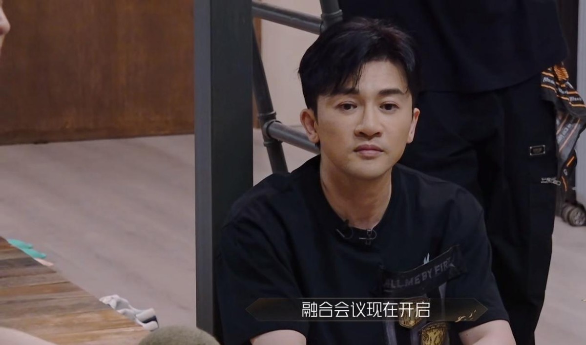 陈小春|《披哥2》五公分组，节目组“偏心”陈小春，2个细节太明目张胆