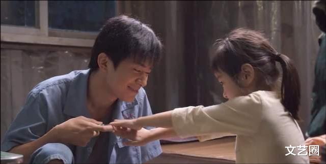 哈琳|易烊千玺太直男！片场抱哈琳认真掂量后说她沉，哈琳立马拉开距离