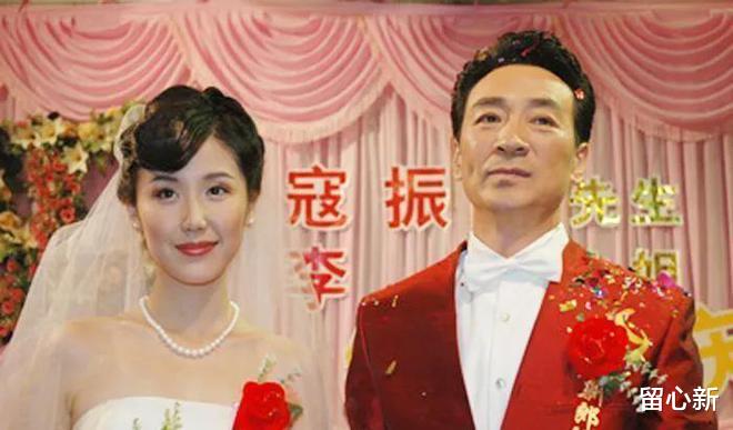 寇振海|寇振海三婚娶小21岁李婷，54岁得子不敢老去，女儿和妻子处成闺蜜