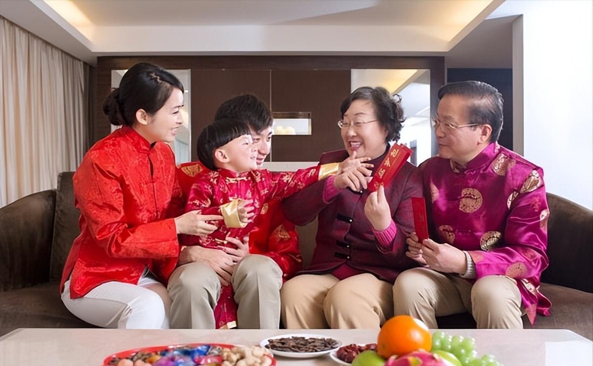 女子爱上黑人小伙引家人反对,女子:他的好只有我才懂