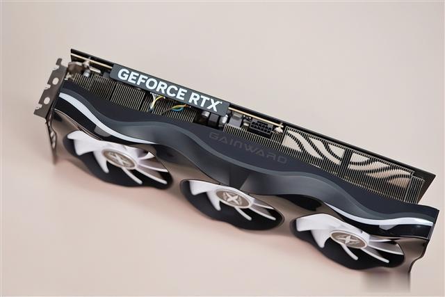 RTX 4080|律动炫光太酷了！耕升RTX 4080炫光SOC图赏