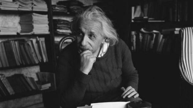 爱因斯坦为什么会说：当科学发展到尽头，发现神在那已等了几千年