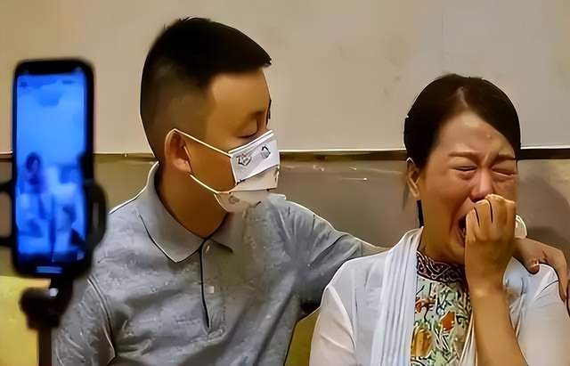 潘克律师被举报后激发斗志,称会支持许敏到底,网友对其寄予厚望