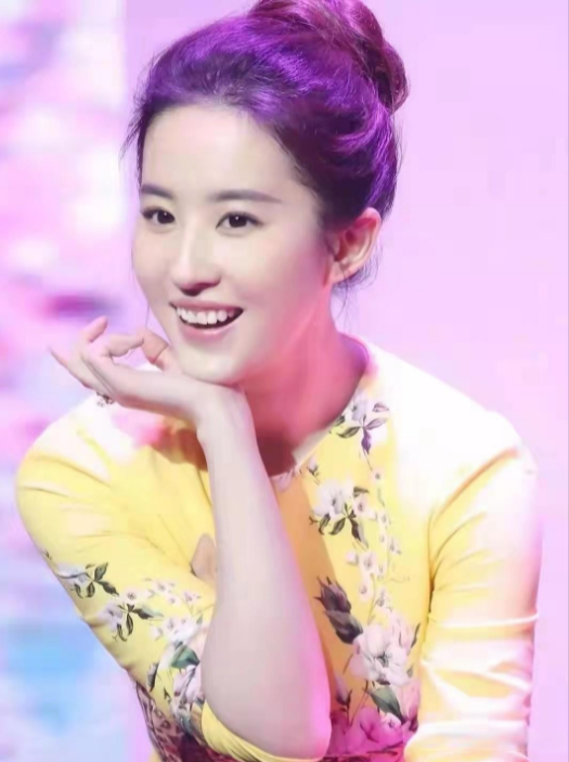 丸子头 不是高颅顶，别留丸子头！把刘亦菲和王鸥放在一起，差别看出来了吗