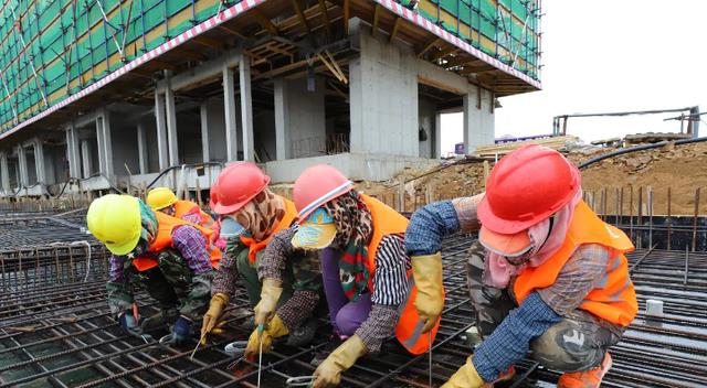 用工荒|月薪破万却“招不到人”？三大行业陷“用工荒”，没工作可以试试