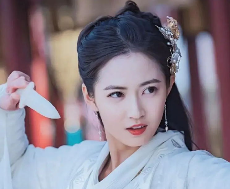 唐嫣|唐嫣近两年未拍戏！回归幕后顾家庭