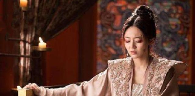 素素|三生三世:白浅说对素锦罚得太重了,素锦终究活成了素素!