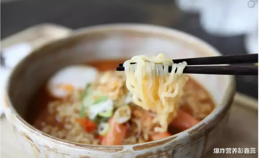 空腹|你是否也认为:食品里的添加剂成分越多,越不安全,对健康不利?