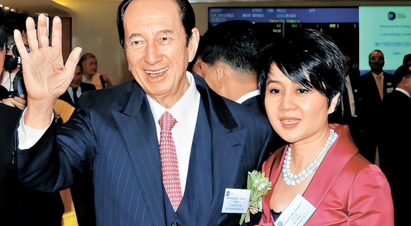 何超欣|“赌王千金”何超欣：公然宣称看不上王思聪，不料反遭王思聪怒怼