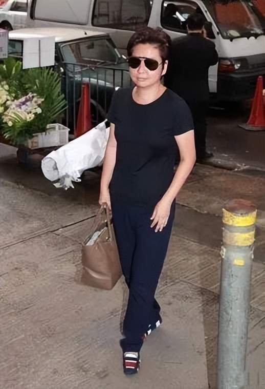 陈慧琳|50岁美上热搜的陈慧琳，保养秘诀是“不跟魔鬼打交道”